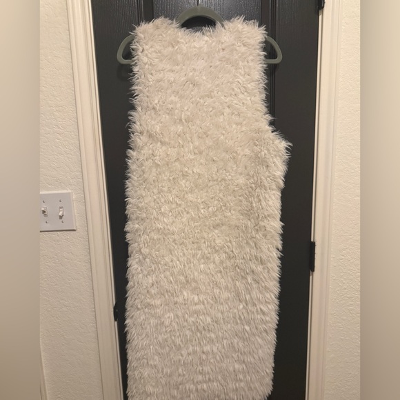 Ecote Long Fuzzy Vest | Ivory | Medium | NWT - Picture 5 of 5